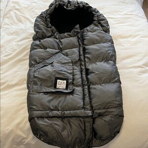 7 A.M. Enfant Puffer Baby Footmuff - Charcoal Gray